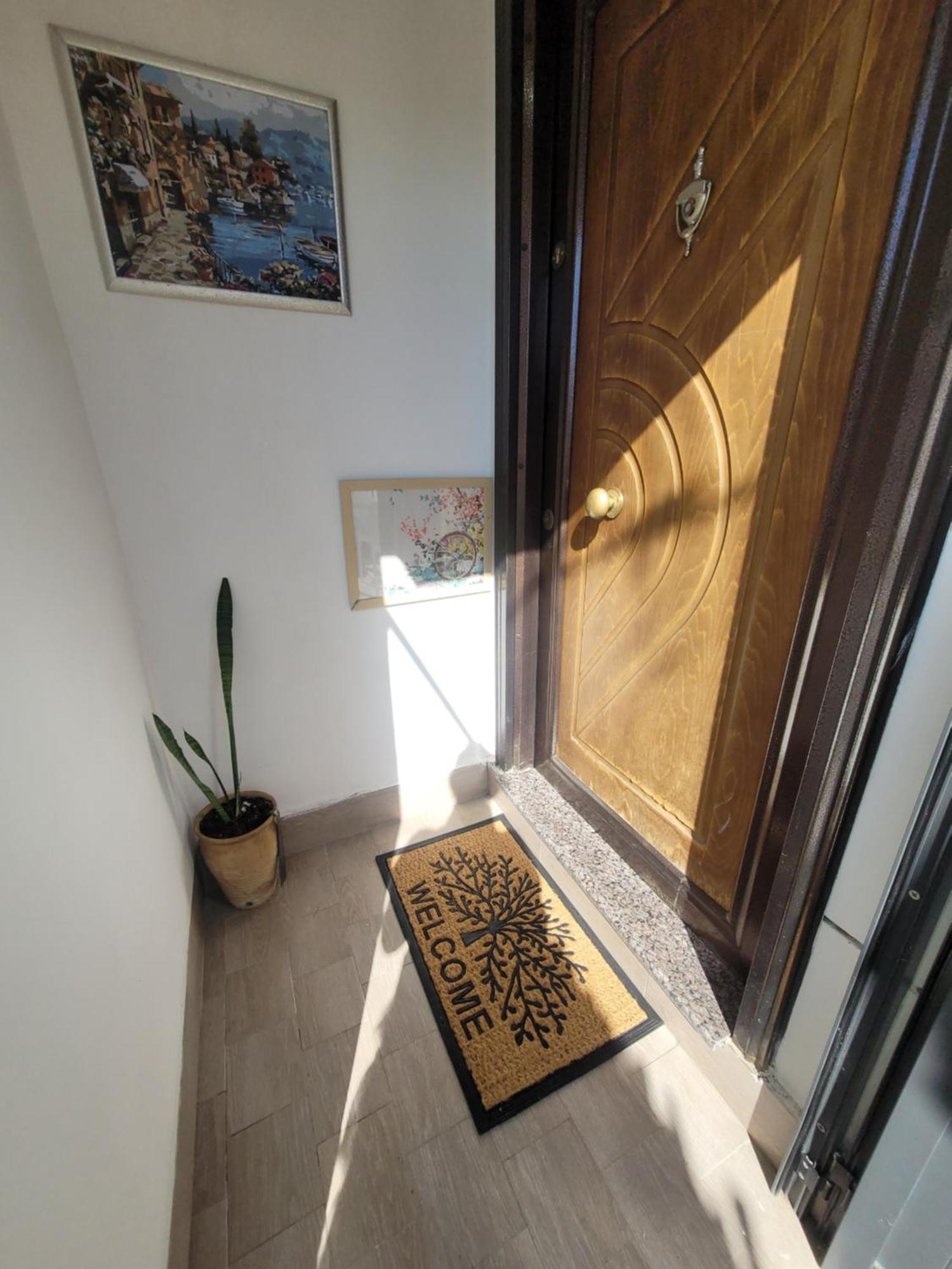 An Apartment With Fireplace 티라나 외부 사진